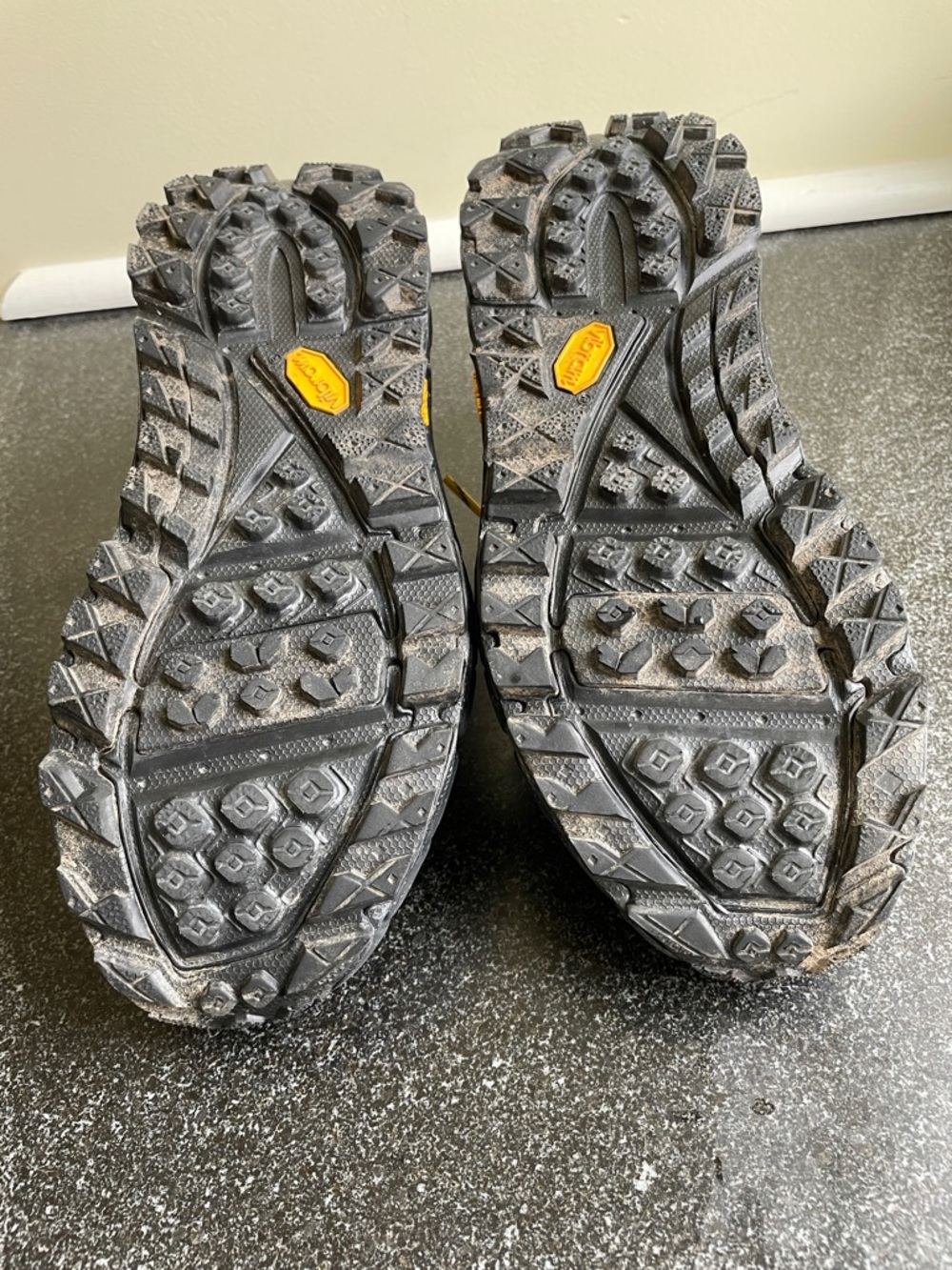 EUC Hoka Tor Summit Unisex Trail Shoe Size M6.5/W7.5 Black with Yellow Laces - Picture 9 of 15